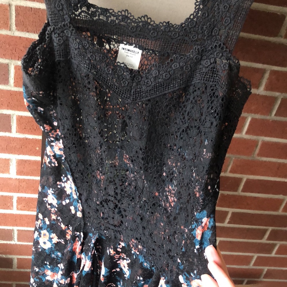 Dress - Picture 4 of 4